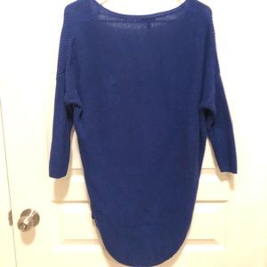 Express Sweaters - Express VNeck Sweater 3/4 sleeves size XS Express Sweaters - Express VNeck Sweater 3/4 sleeves size XS